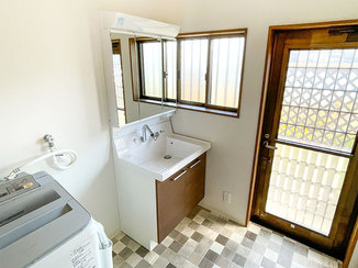 洗面リフォーム モダンな空間に仕上げた洗面所＆バスルーム