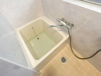 バスルームリフォーム お手入れがラクなL型ユニットバス風のお風呂