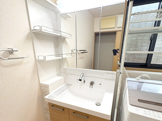 小工事 見た目も使い勝手も向上した快適な洗面化粧台