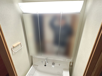 洗面リフォーム お手入れ簡単で使いやすい洗面化粧台とトイレ