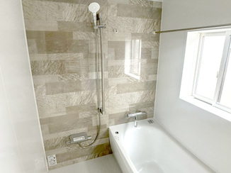 バスルームリフォーム ほっカラリ床×魔法びん浴槽で冬もぽかぽかバスルーム