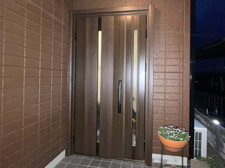 玄関ドアリフォーム ポケットキーで利便性もアップした玄関ドア