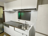キッチンリフォームホワイトで統一した清潔感のあるキッチン
