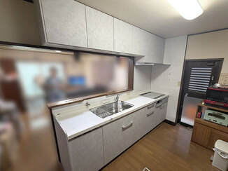 キッチンリフォーム 予算内で叶えた、お手入れしやすく収納力がアップしたキッチン  